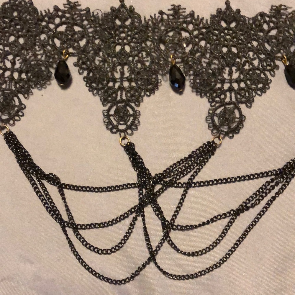 Black lace Choker - Picture 2 of 2